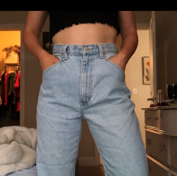Mom Jeans - Picture 2 of 4